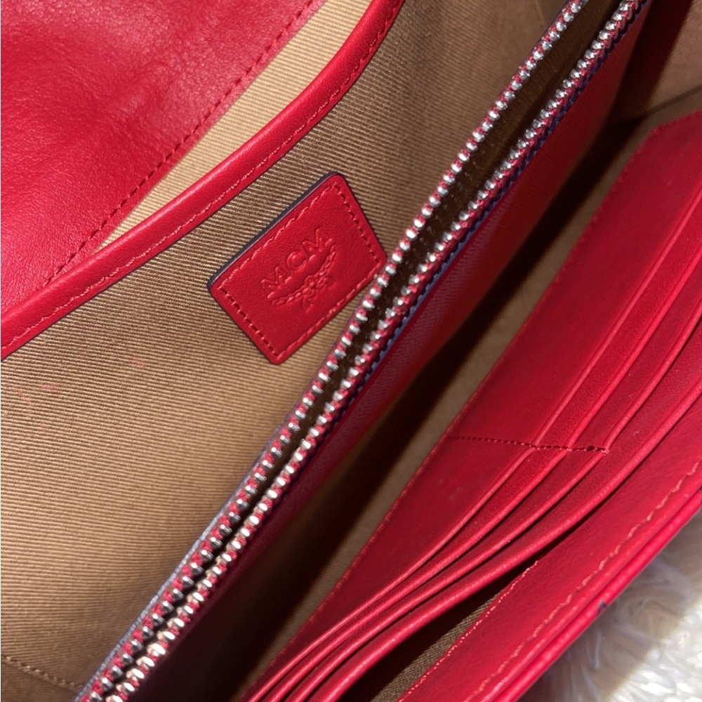 MCM Wristlet/Wallet/Crossbody good condition - Picture 7 of 7